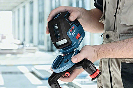 Лазерный уровень Bosch GLL 3-50 Professional (0.601.063.800) Лазерный уровень Bosch GLL 3-50 Professional (0.601.063.800)